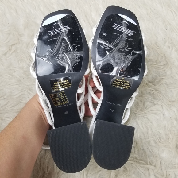 FREE PEOPLE Strappy Cage Style Chunky Heel Sandals White Leather 39** - Picture 8 of 15